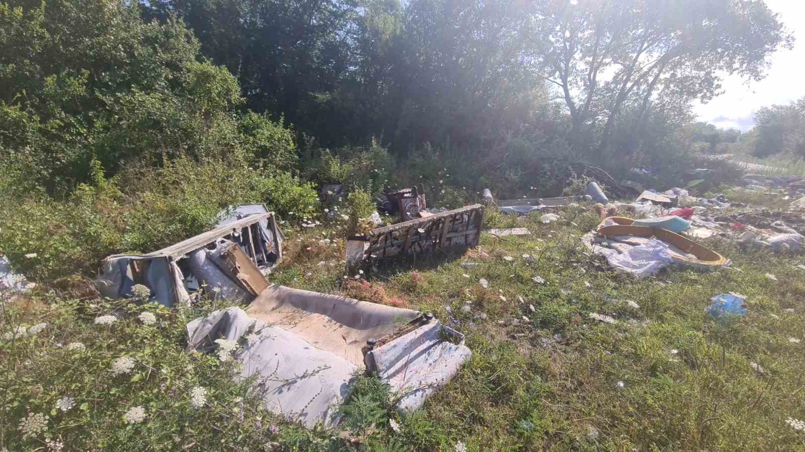 Zonguldak&rsquo;ta ormanlık alana atılan cam şişeler yangın riski oluşturdu