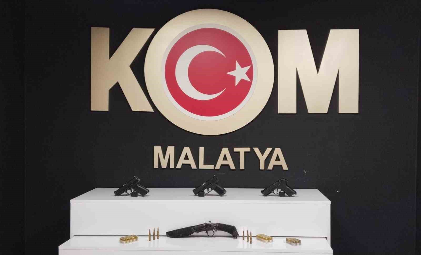 Malatya&rsquo;da KOM&rsquo;dan ruhsatsız silah operasyonu: 7 g&ouml;zaltı