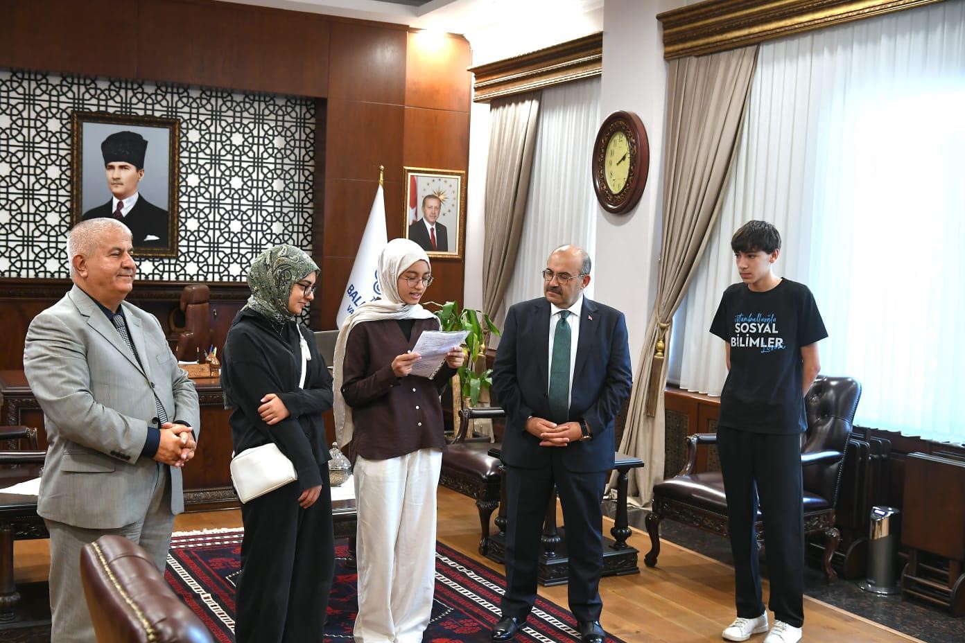 İmam Birgivi&rsquo;nin yarışmasında &rsquo;Gen&ccedil; Kalemler&rsquo; &ouml;d&uuml;llendirildi