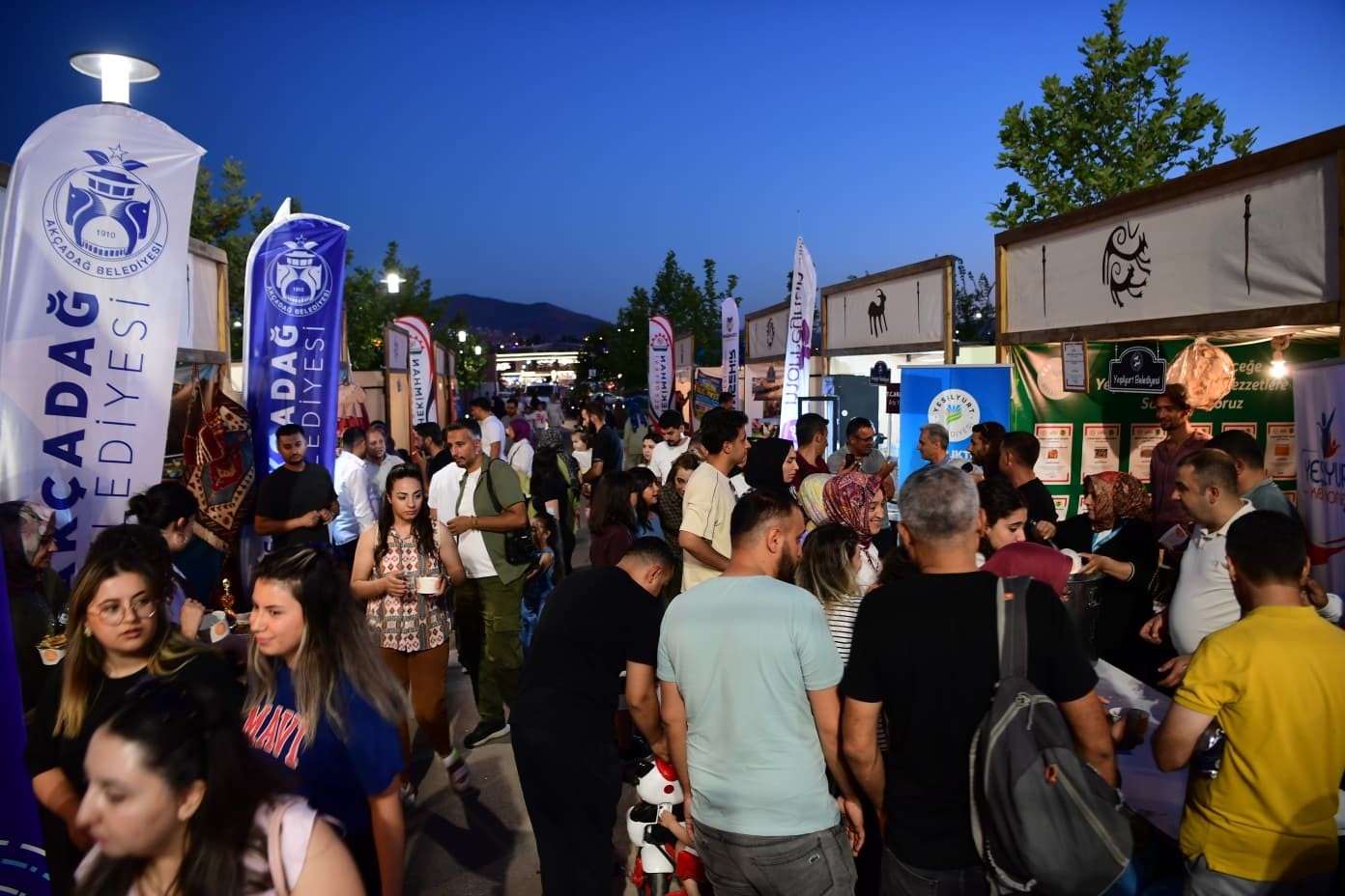 Malatya&rsquo;nın Y&ouml;resel Lezzetleri Gastronomi Sokağı&rsquo;nda ziyaret&ccedil;iler ile buluşuyor