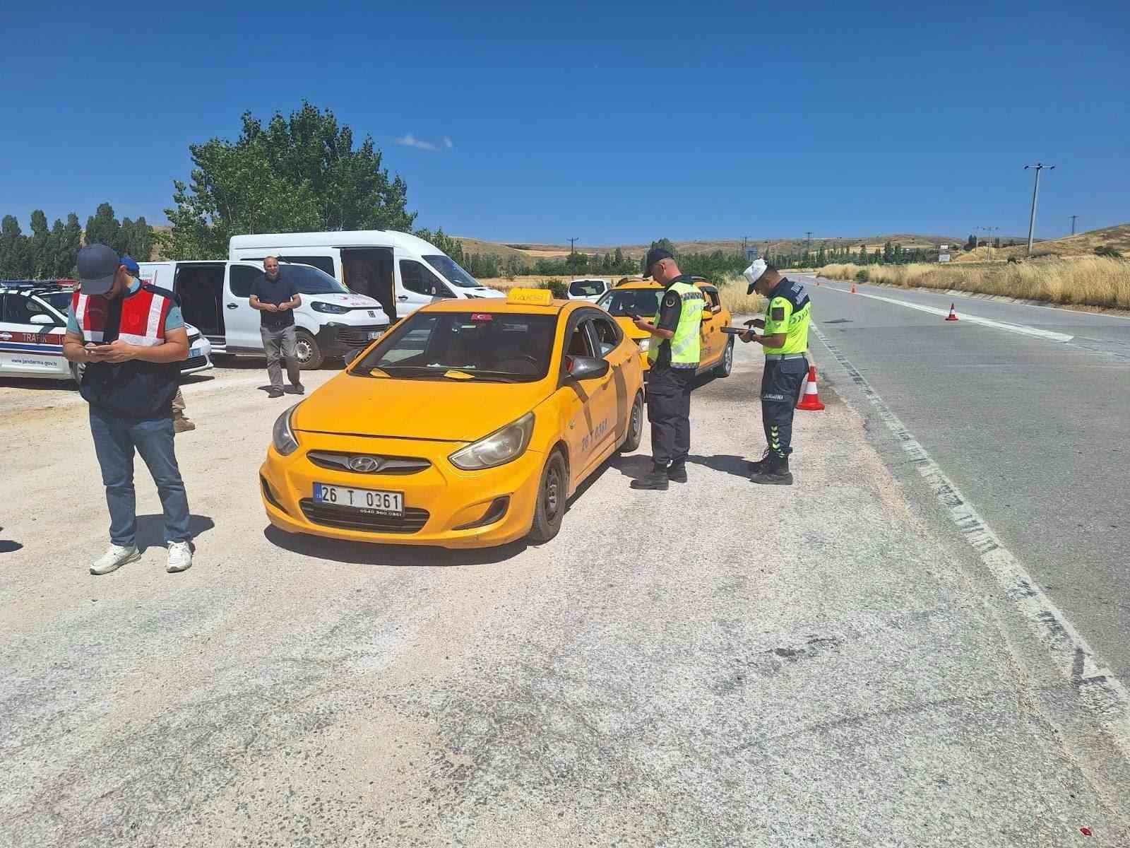 Bilecik’te jandarmadan geniş çaplı denetim: 38 bin 995 TL ceza uygulandı