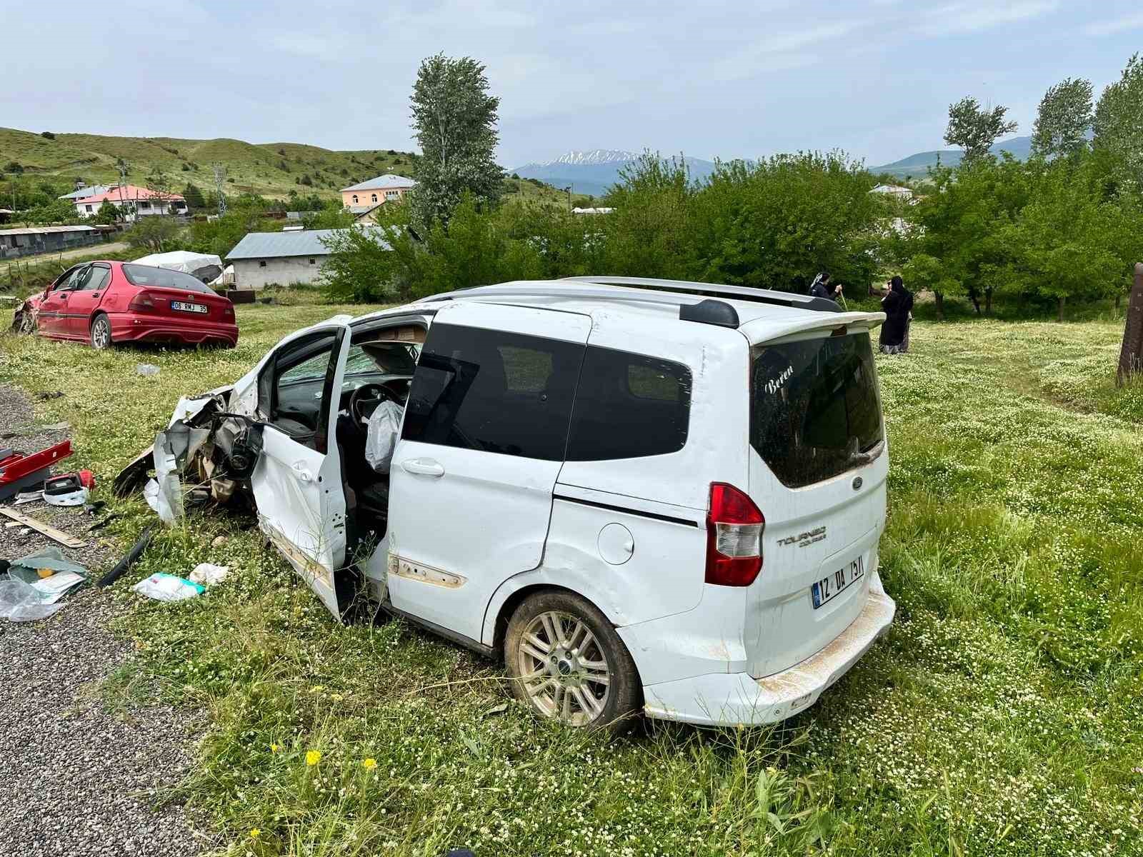 Bing&ouml;l&rsquo;de trafik kazası: 2 yaralı