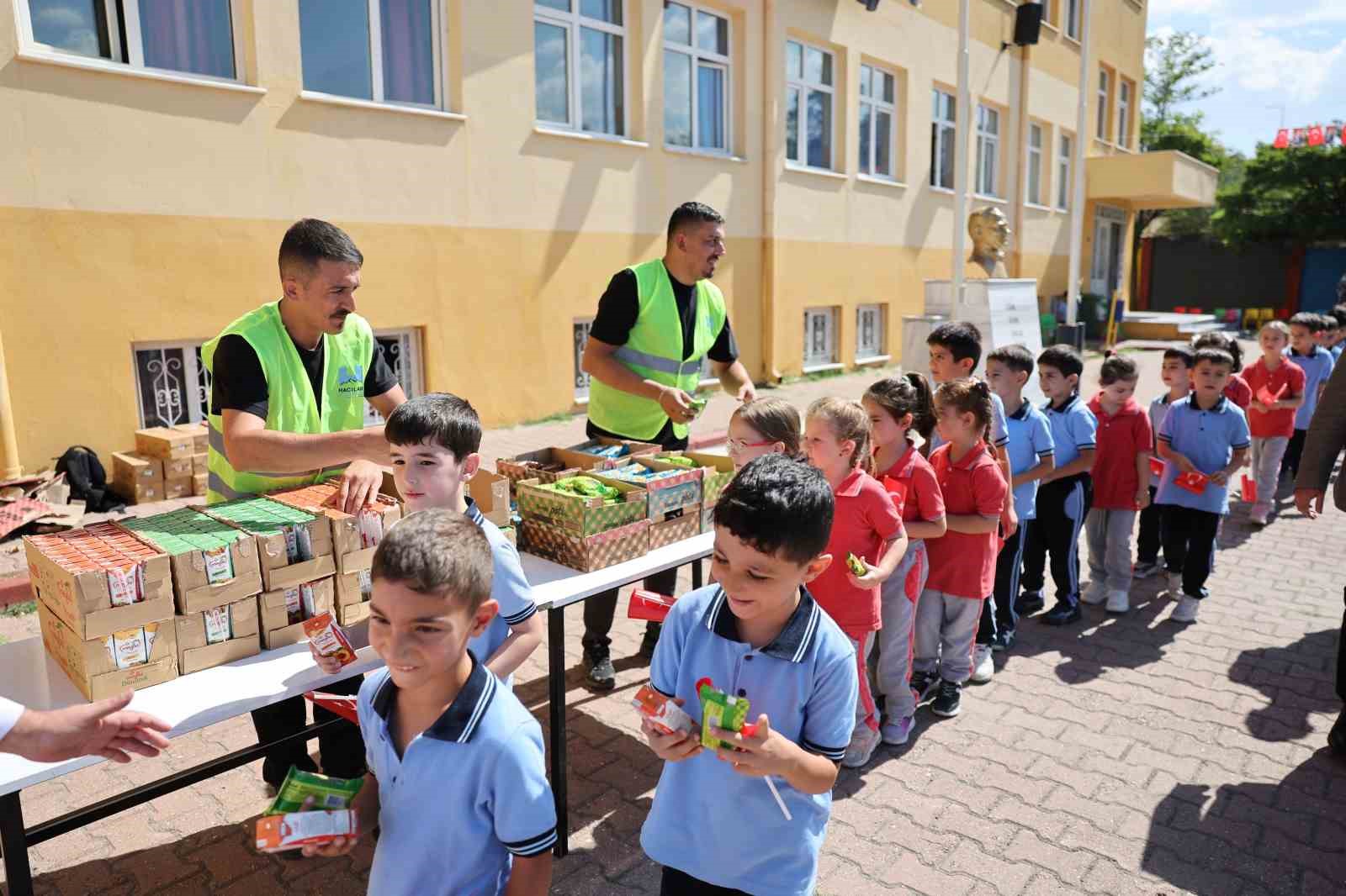 Başkan &Ouml;zdoğan, &ouml;ğrencilerin yeni d&ouml;nem heyecanına ortak oldu