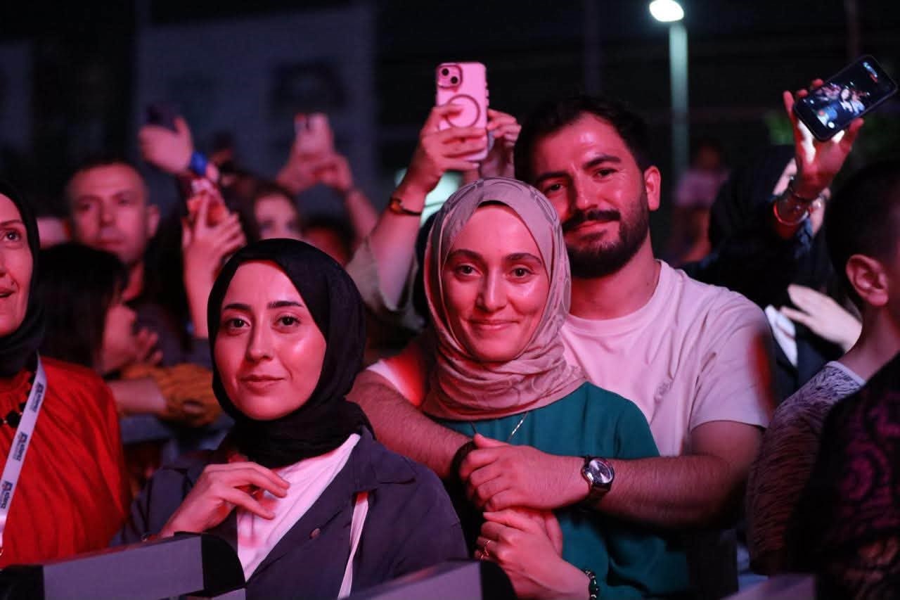 Emre Fel, festivalin finalinde coşturdu