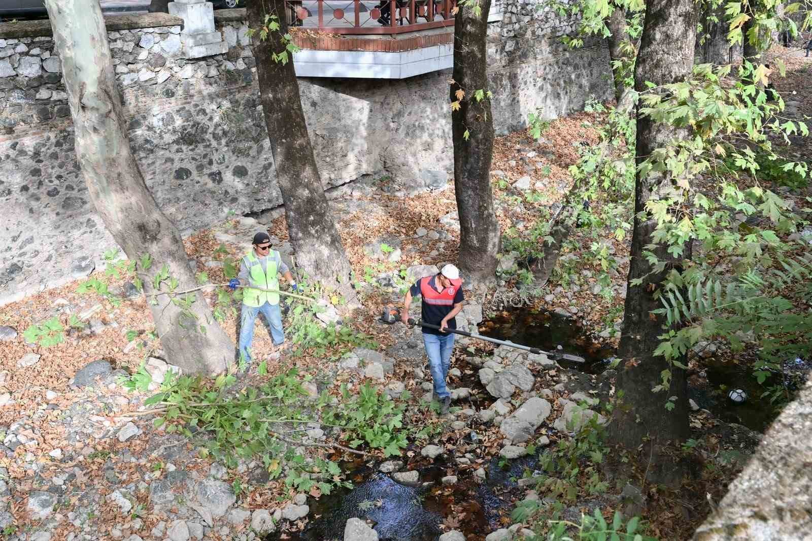 Manisa Büyükşehir ve MASKİ’den Çaybaşı Deresi’nde kış temizliği