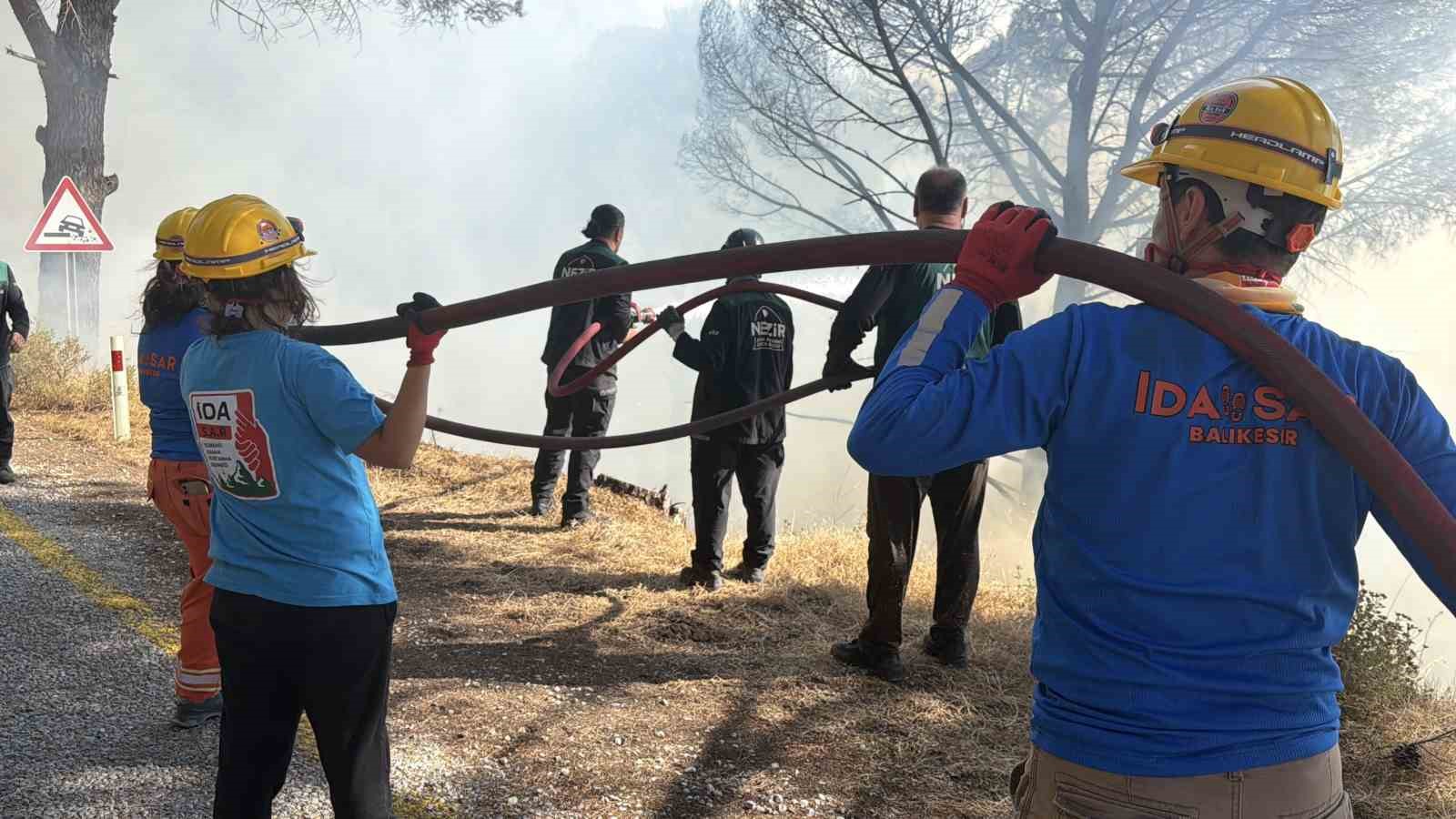Gömeç’teki yangında 52. saat: Alevlerin ilerlememesi için adeta etten duvar örüldü