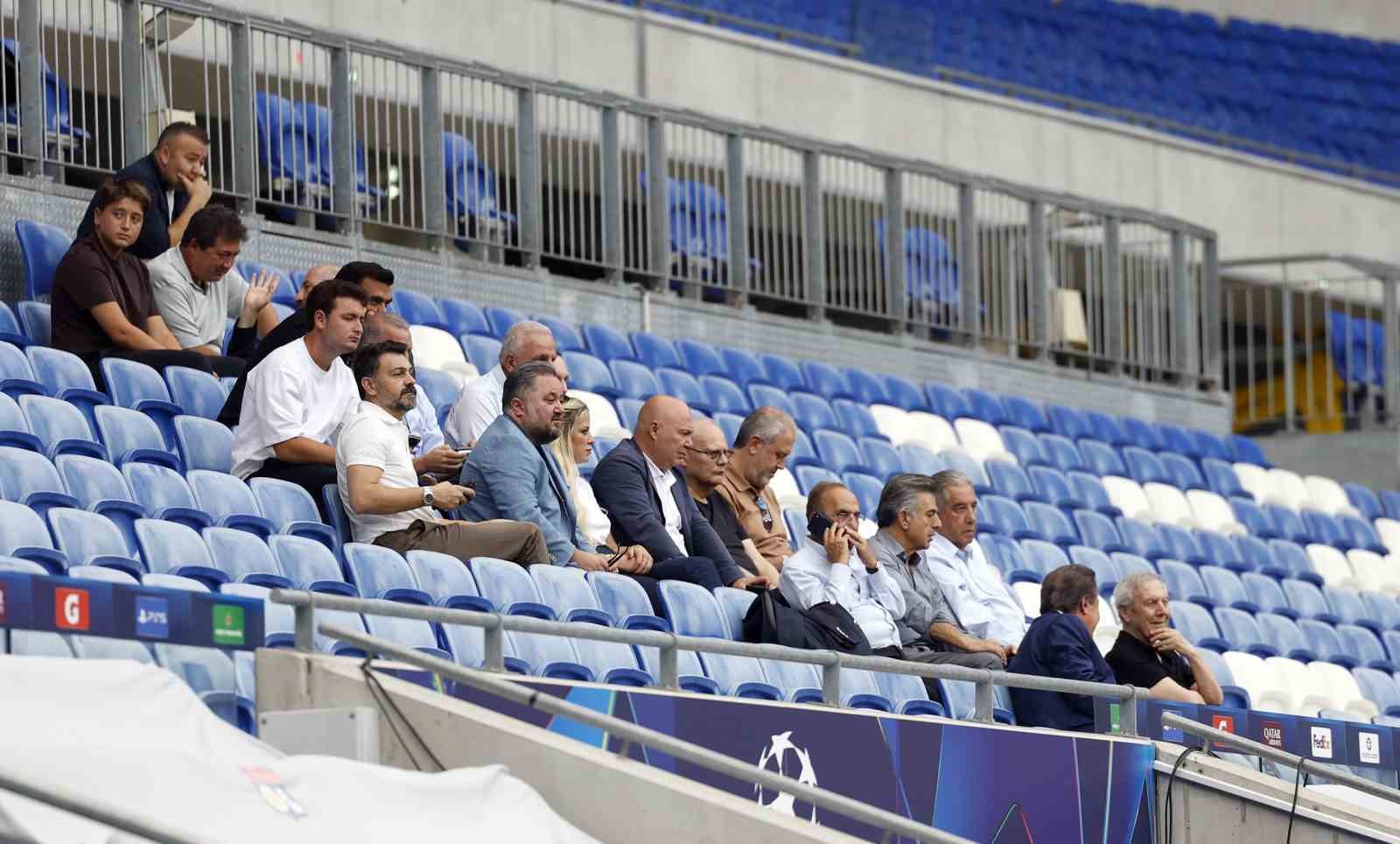 Fenerbah&ccedil;e, Lyon ile oynayacağı r&ouml;vanş ma&ccedil;ının hazırlıklarını tamamladı