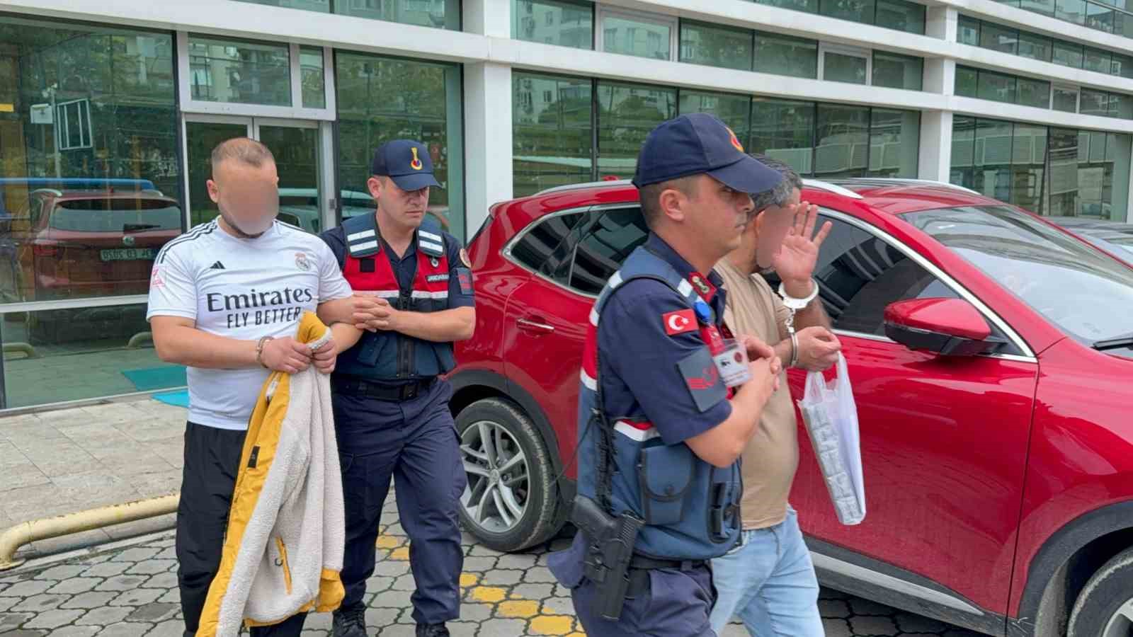 Jandarmadan iki uyuşturucu operasyonu: 2 şüpheli tutuklandı