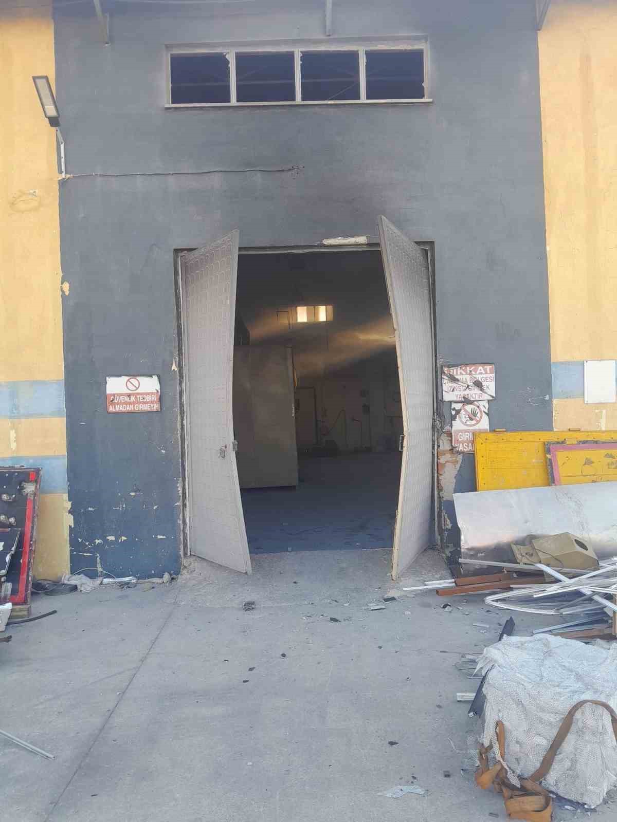 Gediz OSB’de alüminyum işleme tesisinde patlama 1’i ağır 3 yaralı