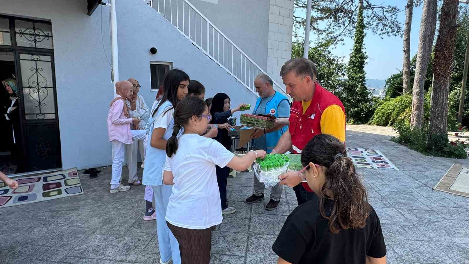 Kızılay’dan Yaz Kur’an Kursu Öğrencilerine anlamlı ziyaret