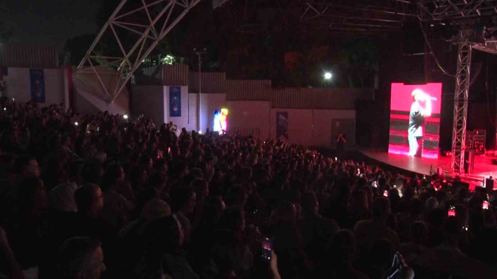 Poizi, Bursa Festivali&rsquo;nde hayranlarını coşturdu