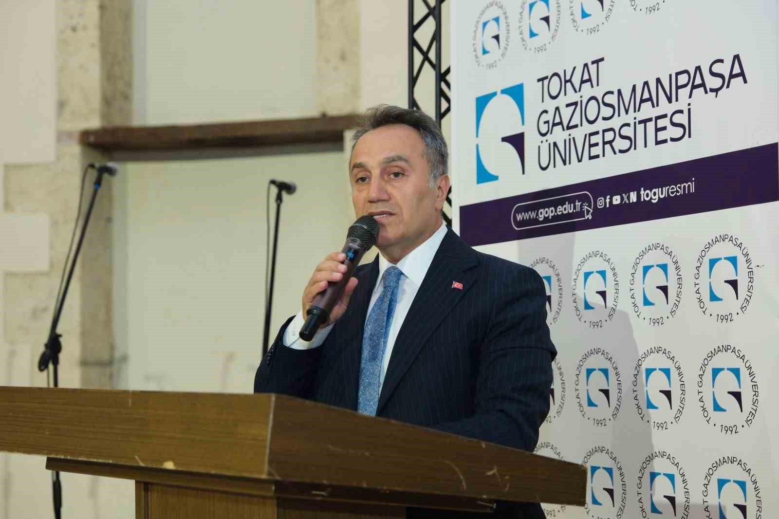 TOG&Uuml; Tazelenme &Uuml;niversitesi&rsquo;nde 60 yaş &uuml;st&uuml; &ouml;ğrenciler kep attı