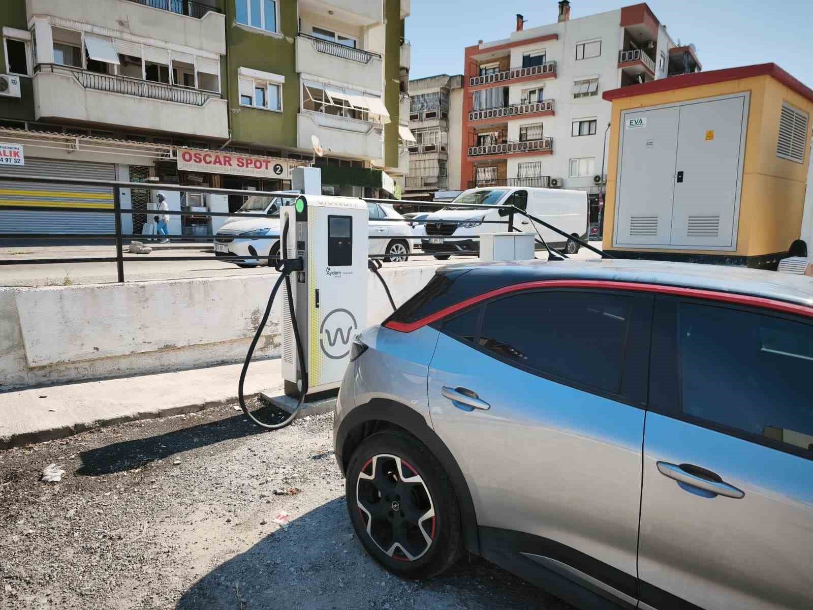 Efeler Belediyesi’nin elektrikli araç şarj istasyonları hizmette
