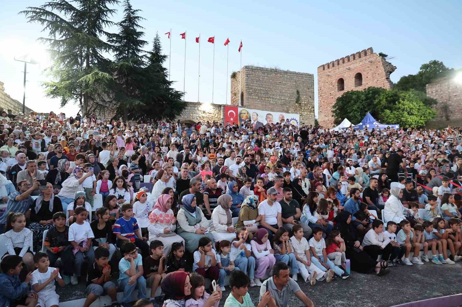 Eskihisar Kalesi çocukların neşesiyle şenlendi