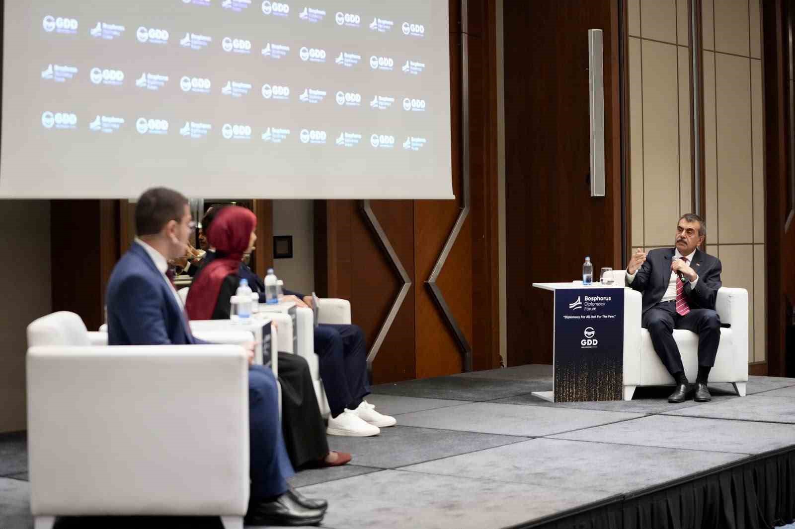 Bakan Tekin: " Ramazan ayı etkinliklerini yaptığımız için bizi gerici, sapkın bir azınlık diye tanımladılar"