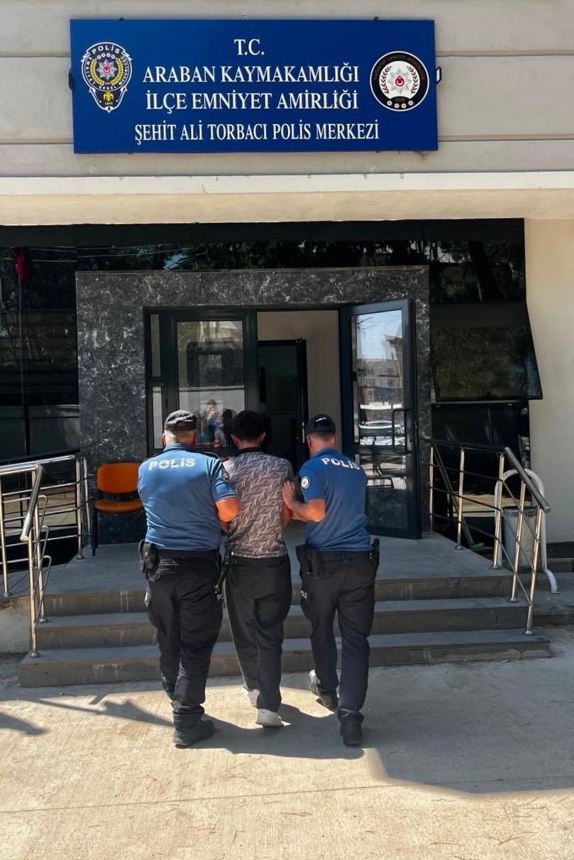 Gaziantep’te 3 adet ruhsatsız tüfek ele geçirildi: 1 gözaltı