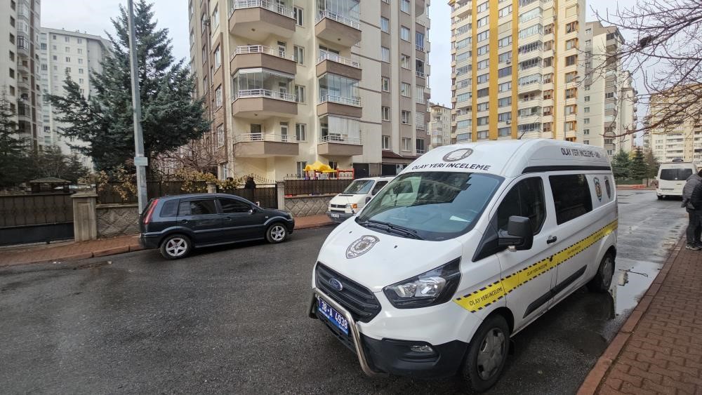 Görevlinin karısını öldüren sanığın yargılanmasına devam edildi