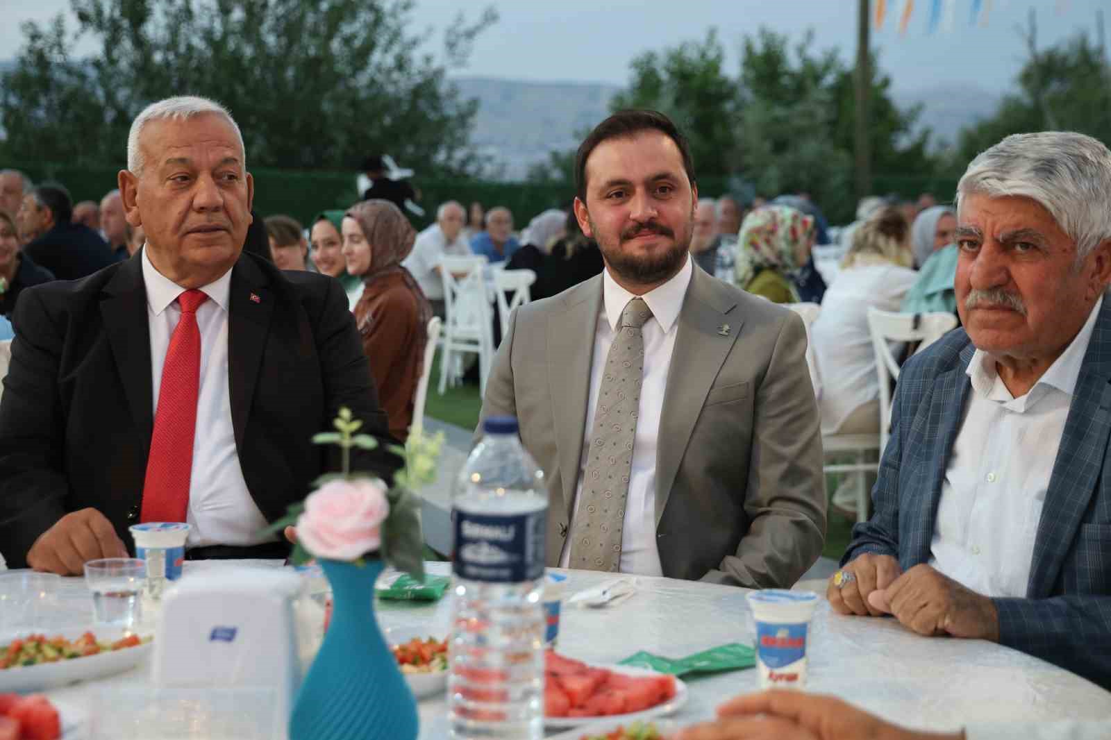 Başkan Selmanoğlu: "25 yıllık hikayemizde elde ettiğimiz bütün başarıların gerçek sahibi aziz milletimizdir"