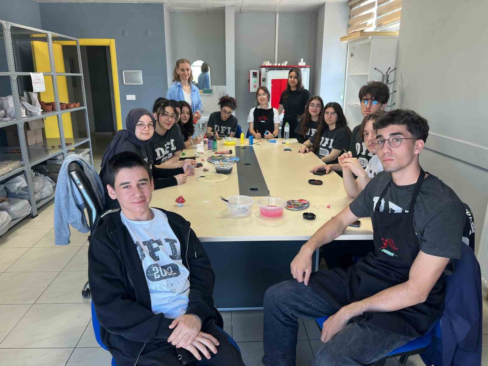 Öğrenciler Gençlik Merkezinde spor ve sanatla buluştu