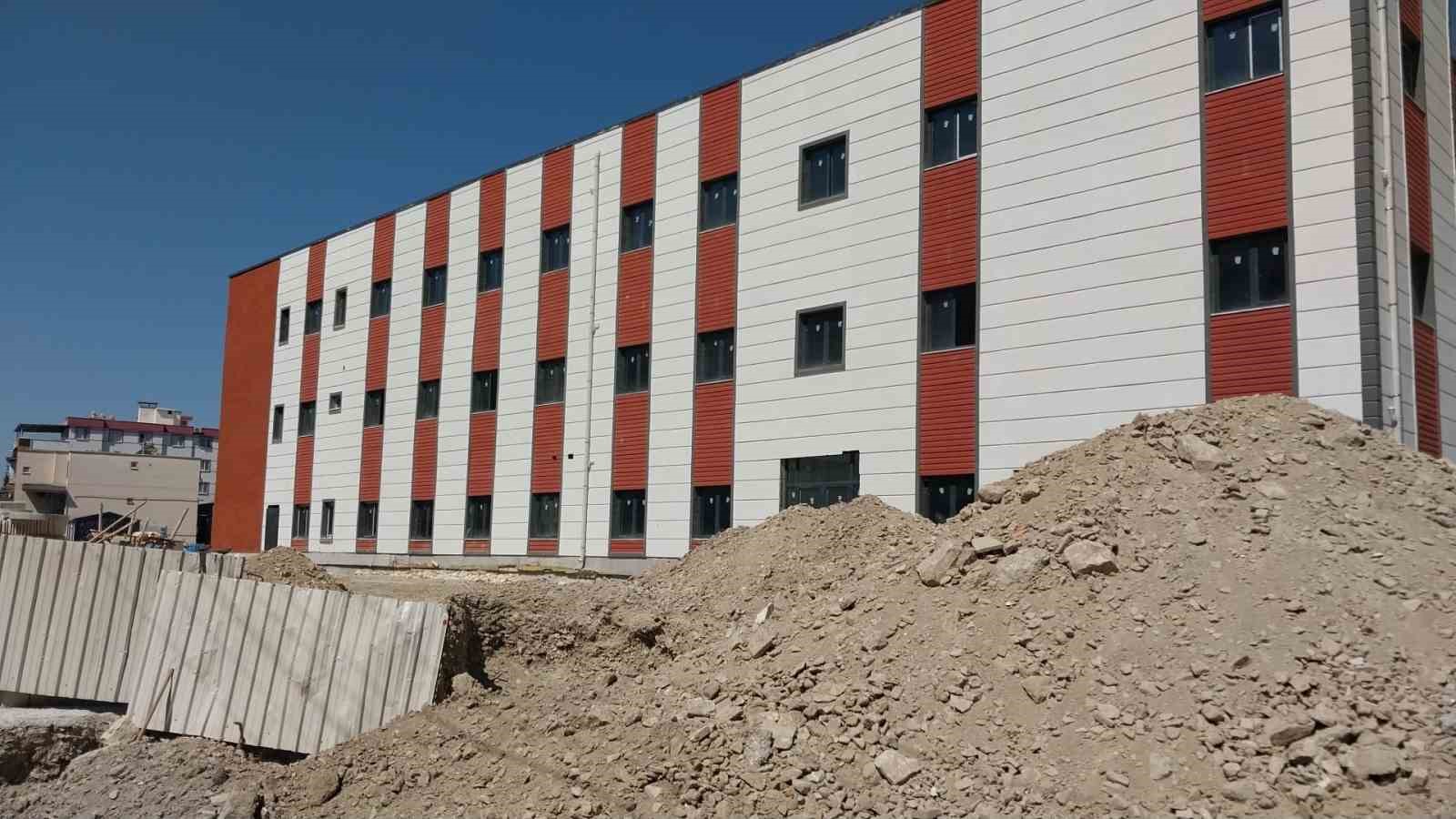 Çevre düzenlemesinde çıkan lahit, inşaatı durdurdu