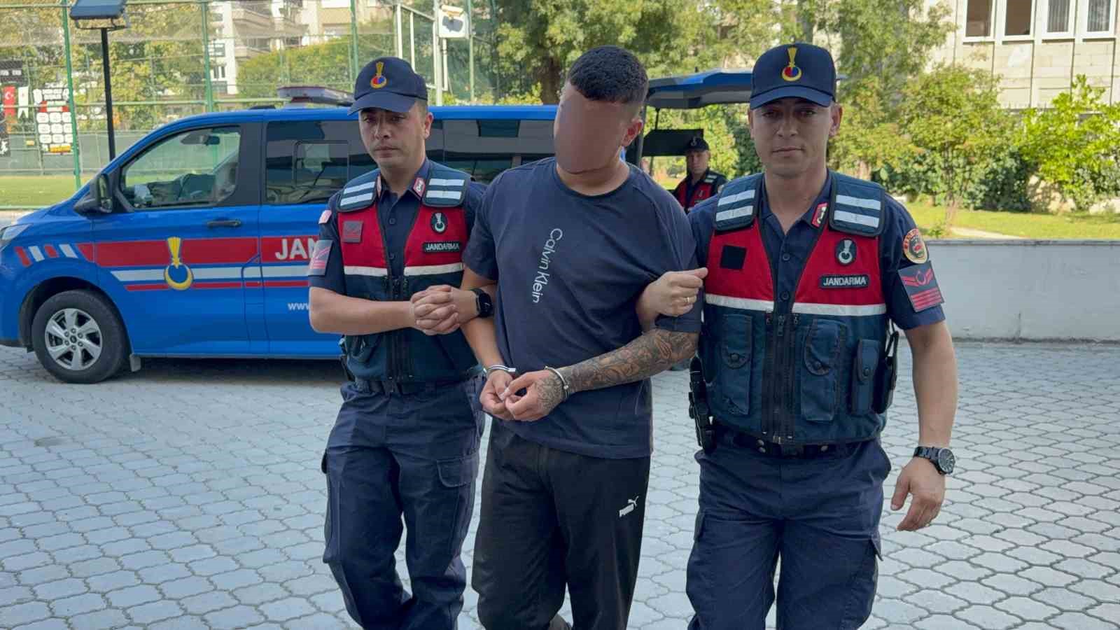 14 bin liralık borç nedeniyle kaçırdıkları genci darbedip hastane yakınına terk eden 2 kişi tutuklandı