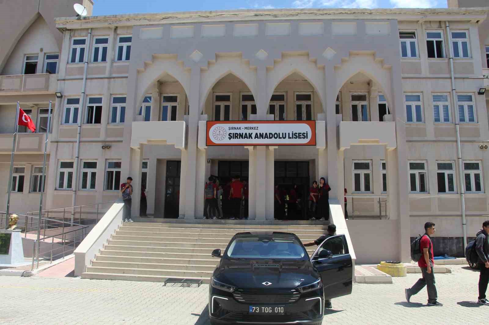 Şırnak’ta Şehit PÖH Ali Karapınar Kütüphanesi açıldı