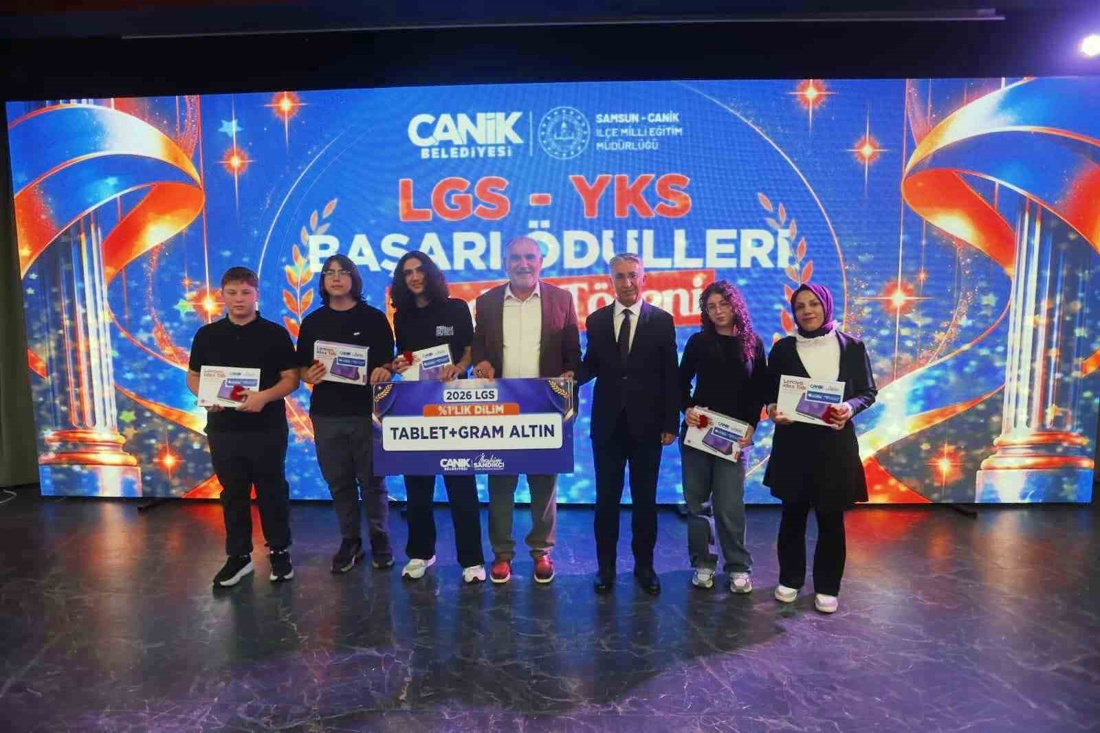 YKS ve LGS&rsquo;de dereceye giren Canikli &ouml;ğrencilere &ouml;d&uuml;l