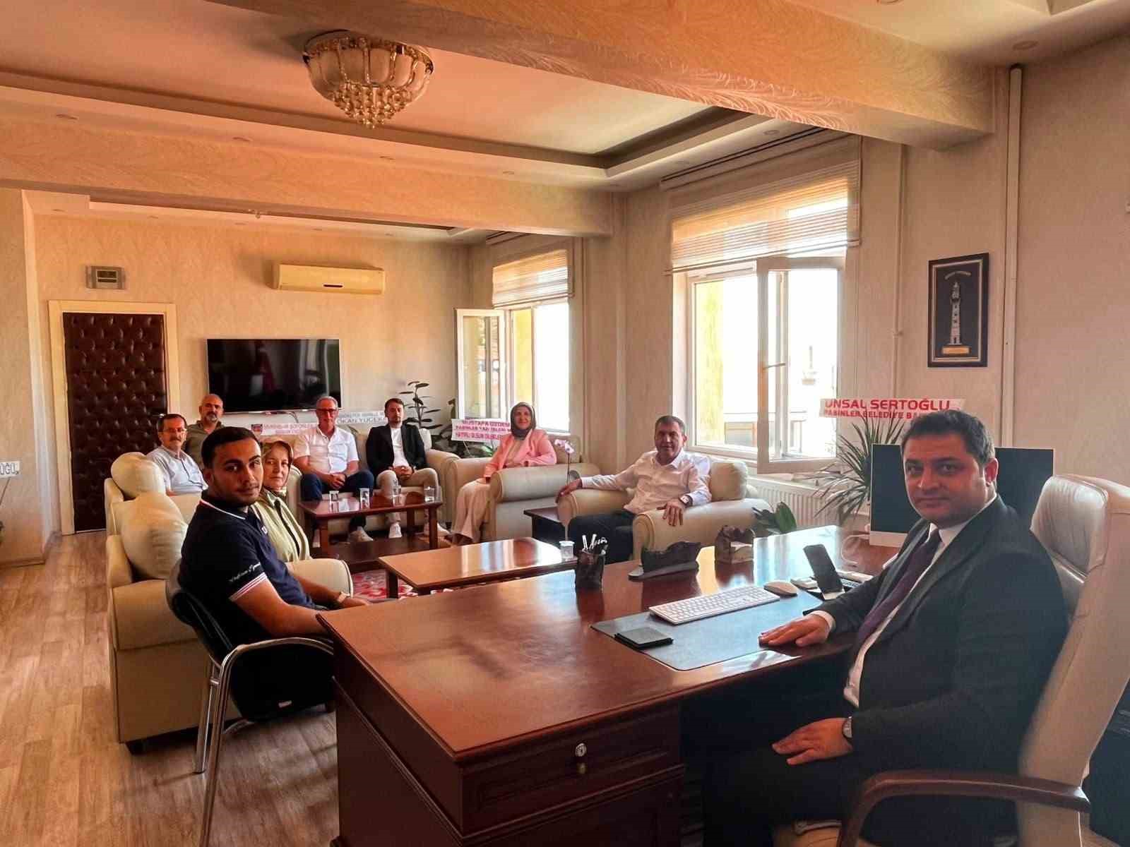AK Parti’den Kaymakam Temel’e ’hayırlı olsun’ ziyareti