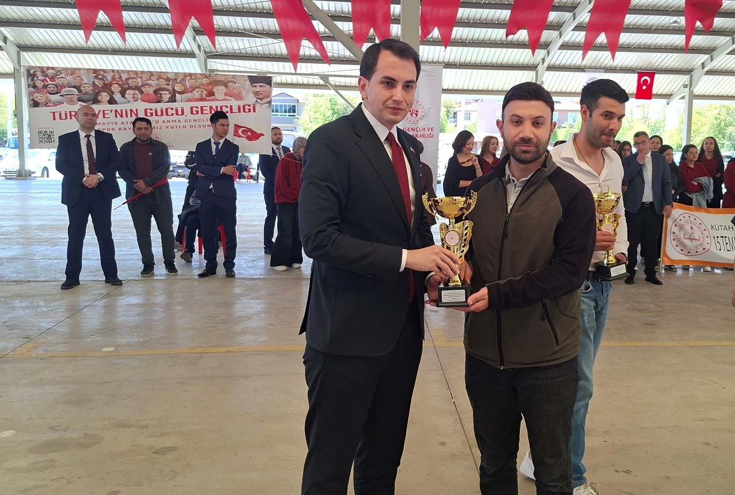 Hisarcık’ta yarışmalarda dereceye giren öğrenciler ödüllendirildi