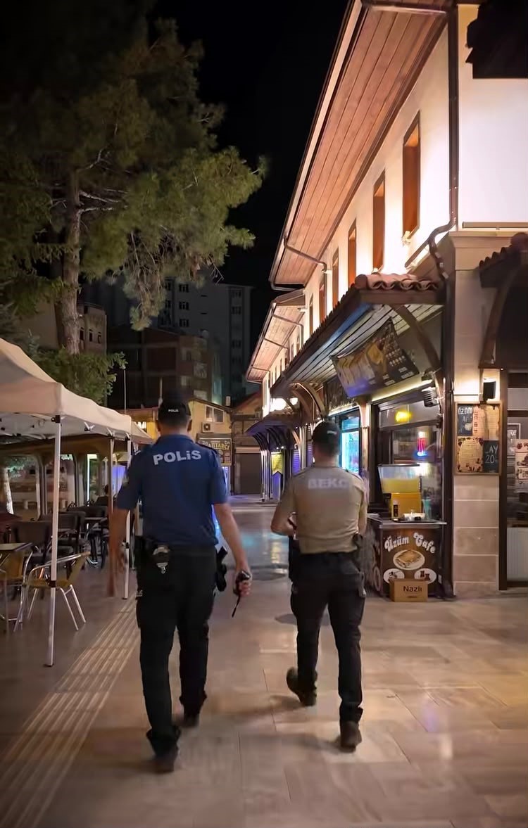 Isparta&rsquo;da 35 aranan şahıs yakalandı