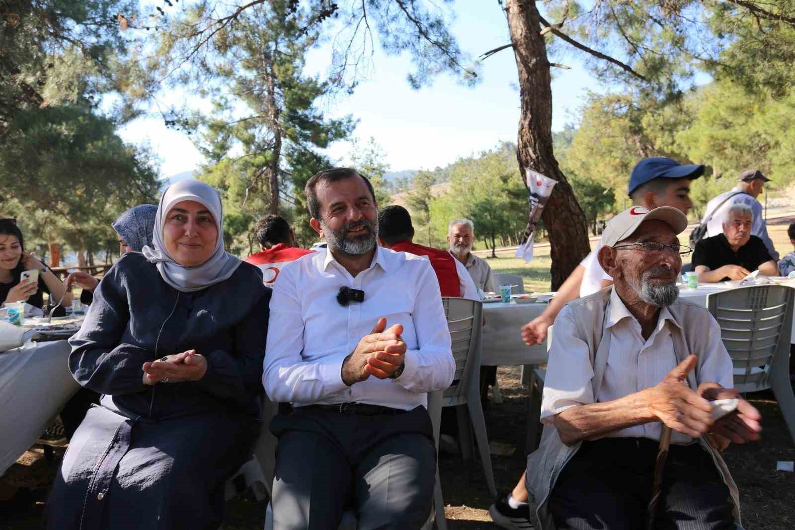 Gürsu’nun büyüklerine vefa pikniği