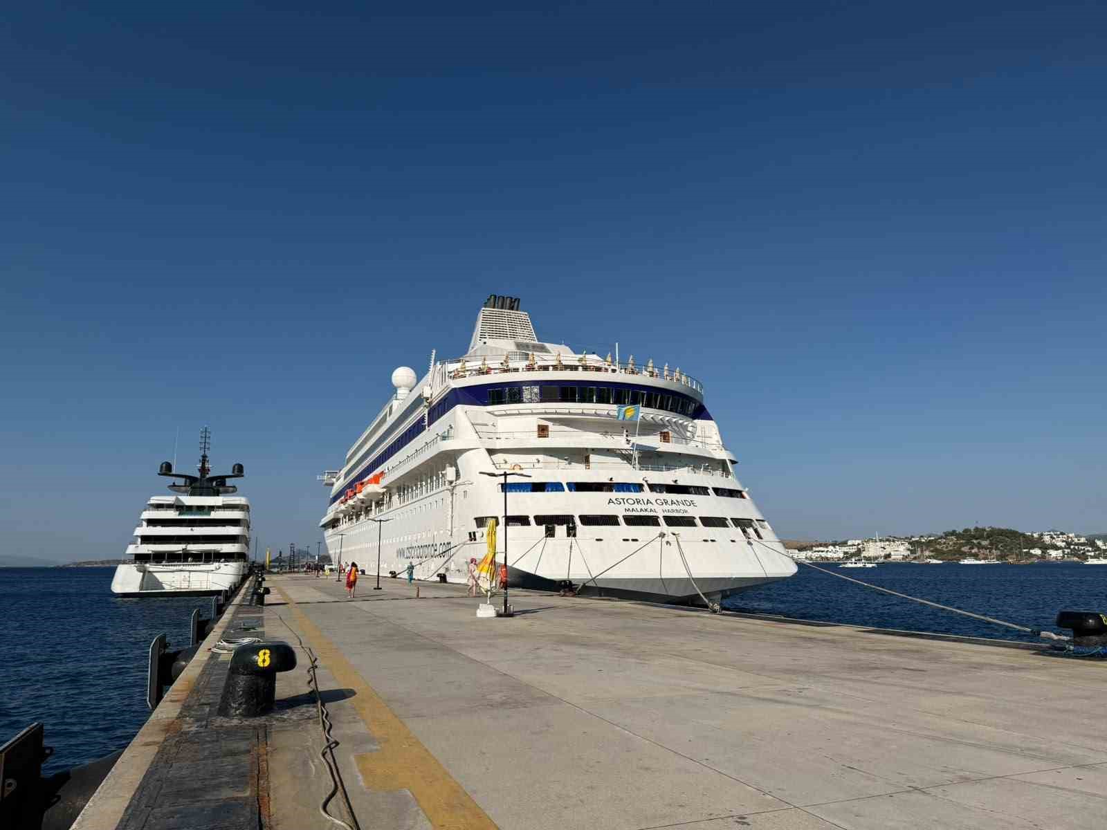 Bodrum Limanı&rsquo;nda kruvaziyer hareketi