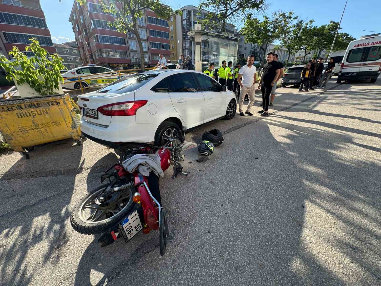 Bilecik’te otomobil ile motosiklet çarpıştı