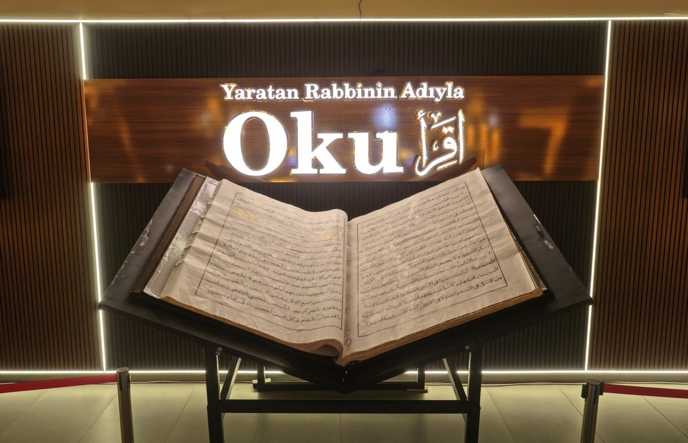 Dünyanın en büyük ikinci el yazması Kur’an-ı Kerim’i dikkat çekiyor