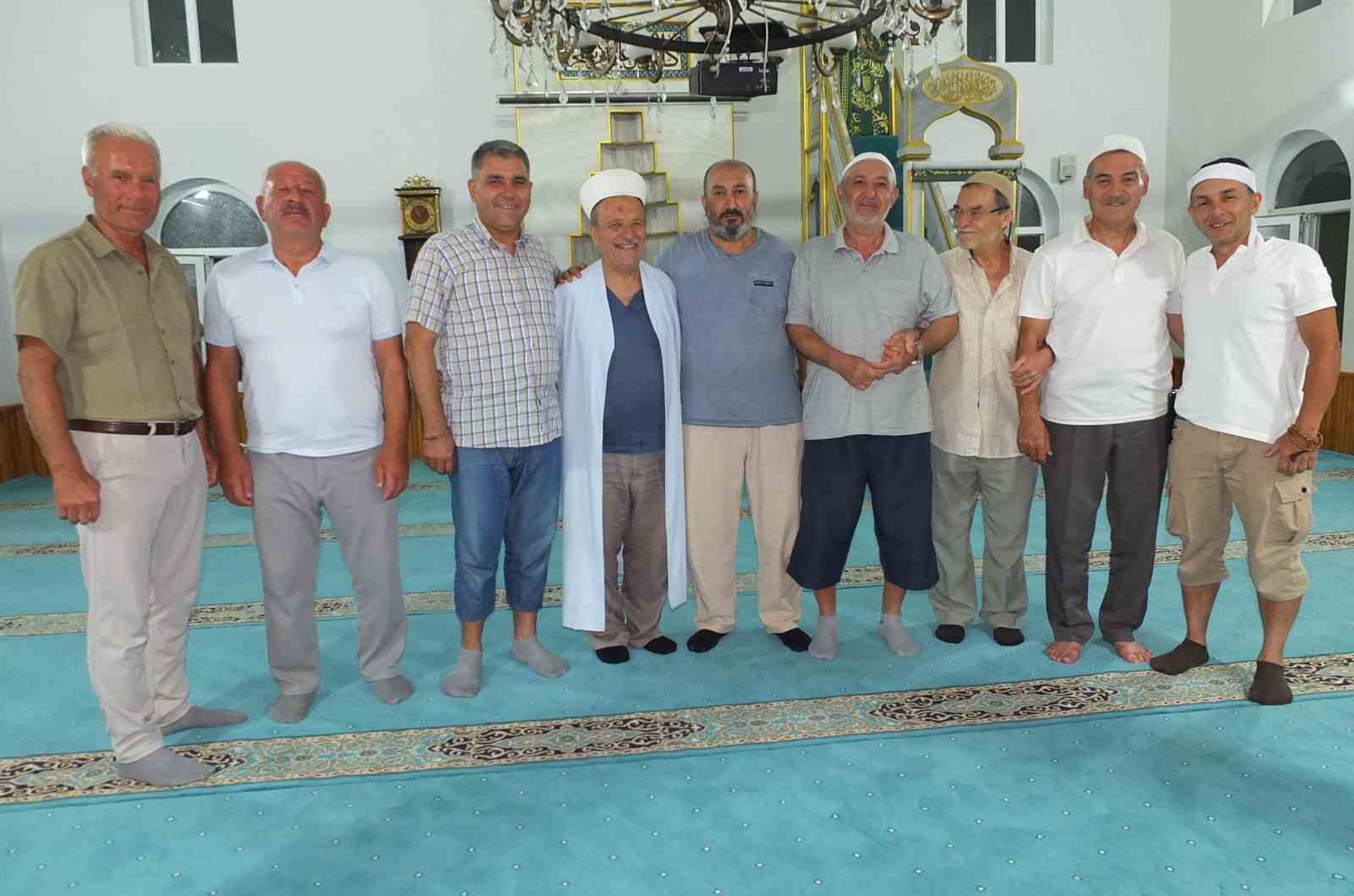 Burhaniye de imam dayanışması devam ediyor