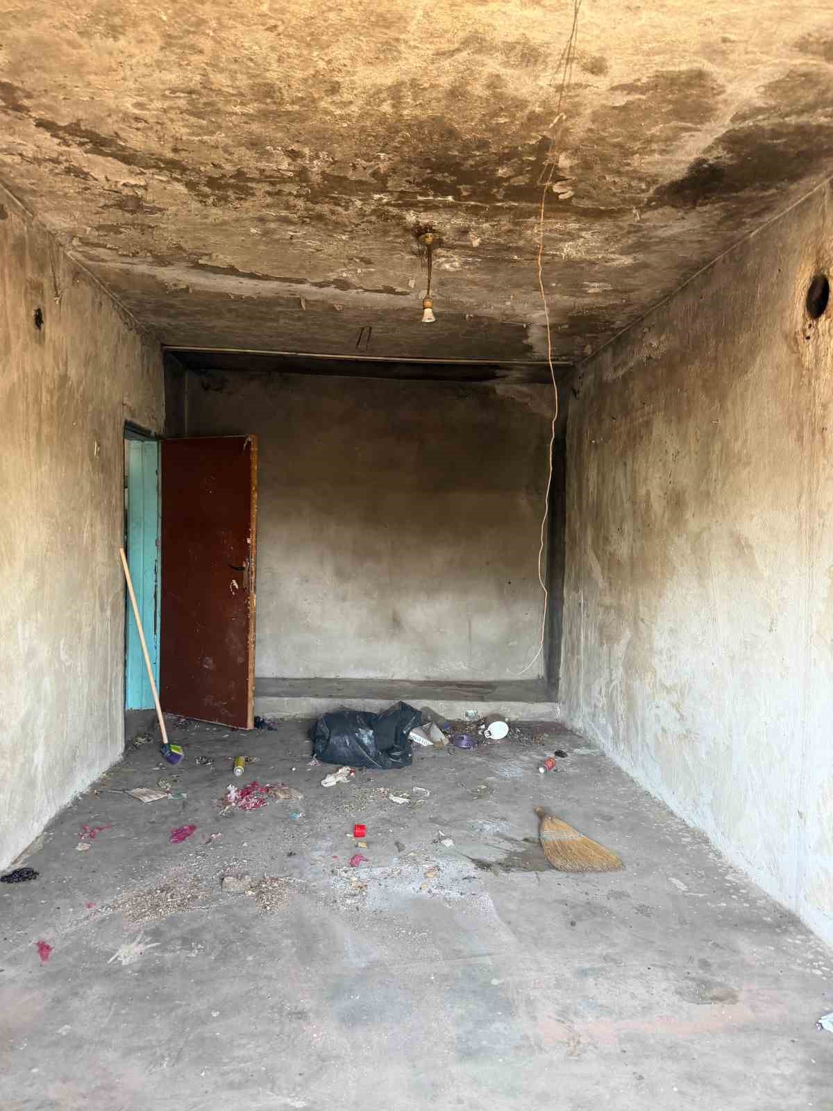 Eğil Belediyesi, tek başına yaşayan vatandaşın evini yaşanılır hale getirildi