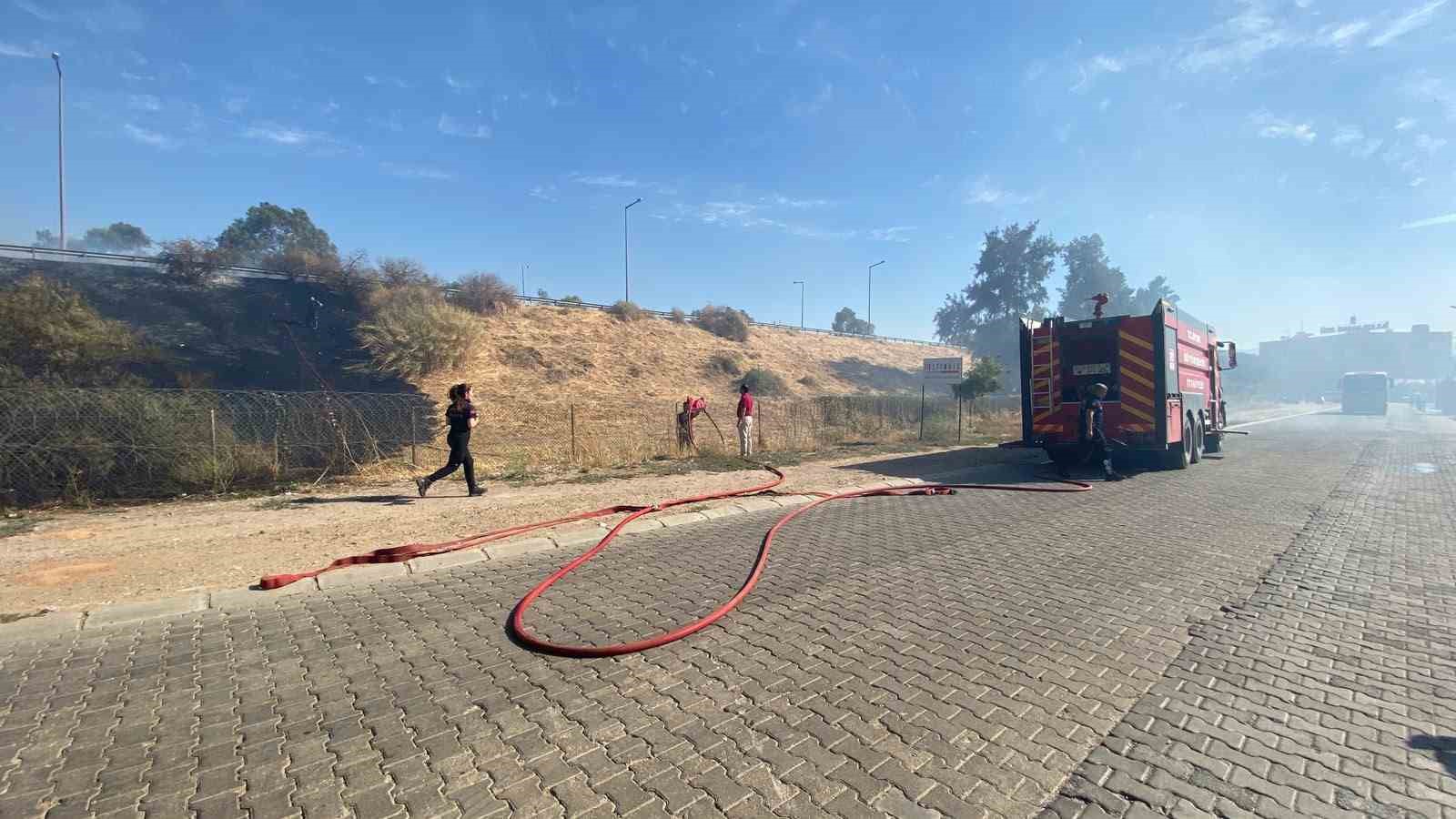 Efeler’de otluk yangını