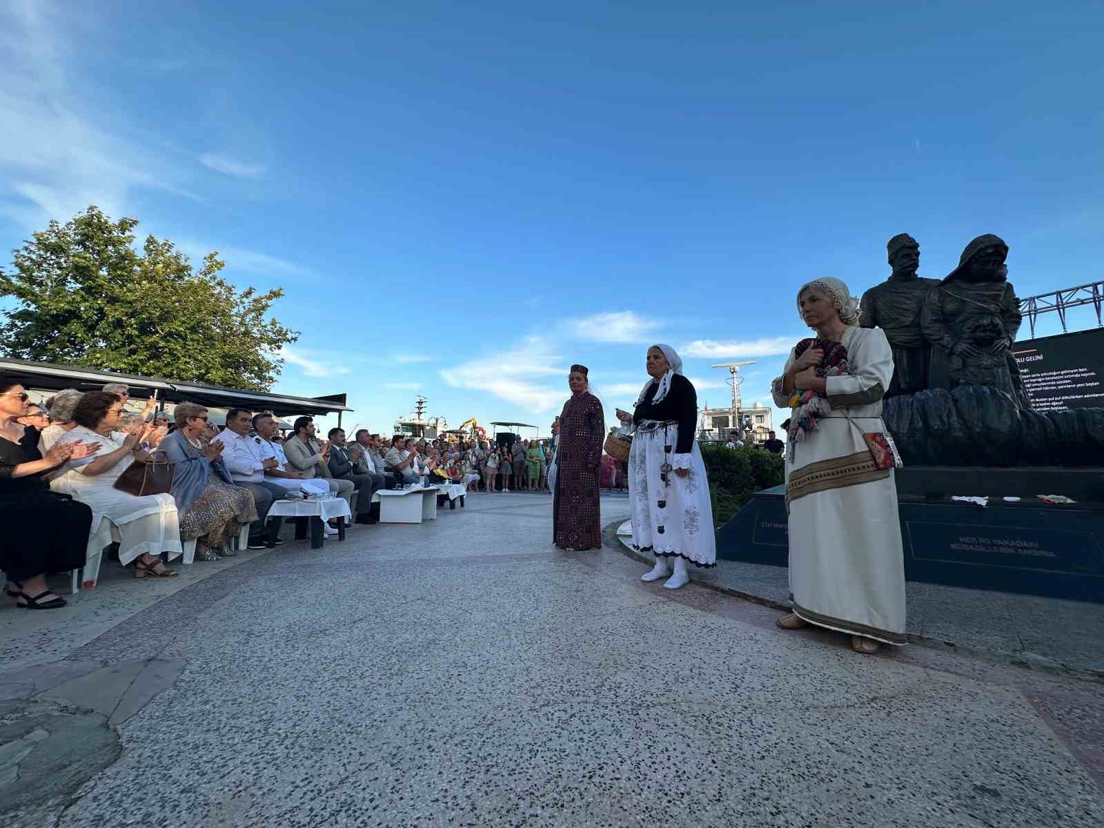 Çanakkale’de "Kaz Dağları’na taşınan hikayelerle göçün izindeki kadın" defilesi