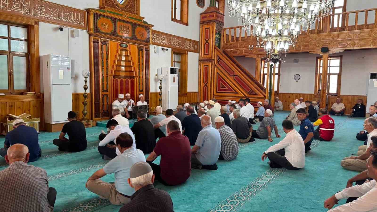 Alaplı’da 15 Temmuz şehitleri için mevlit okutuldu