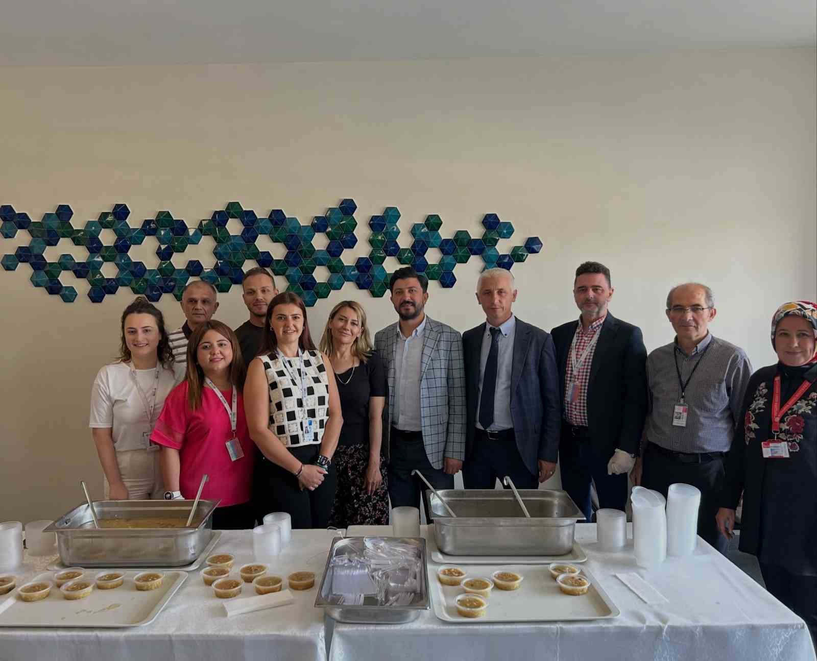 Kütahya Şehir Hastanesi’nde bin kişilik aşure ikramı