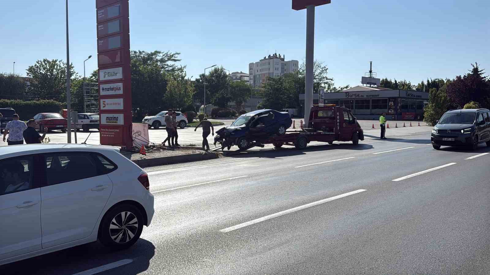 Eskişehir’de hatalı manevra kaza getirdi: 1 yaralı