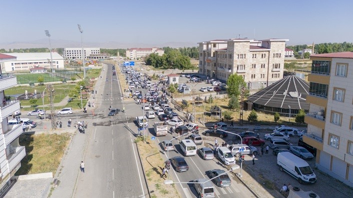 Vatandaşlar Malazgirt Zaferi kutlamalarına yoğun katılım sağladı