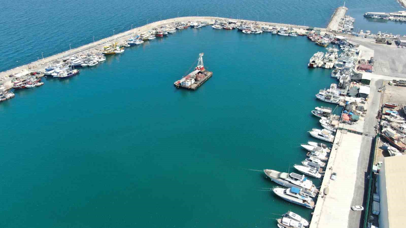 İzmir&rsquo;de balık&ccedil;ılar yeni av sezonu i&ccedil;in g&uuml;n sayıyor