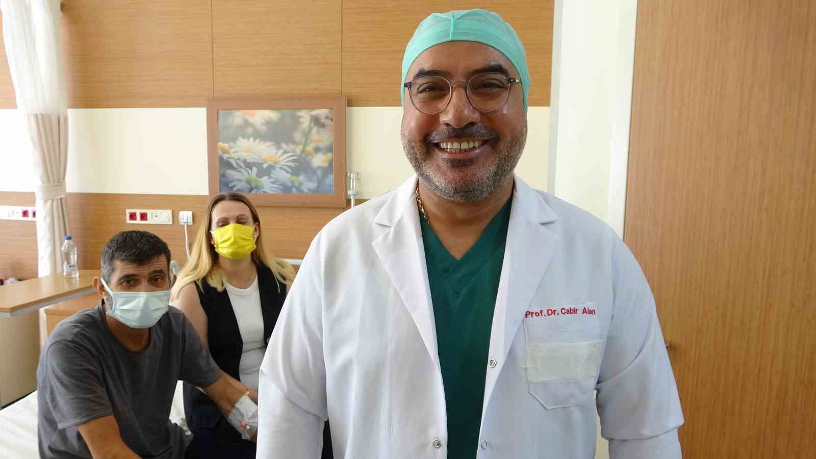 Eşinin böbreği ile hayata tutundu