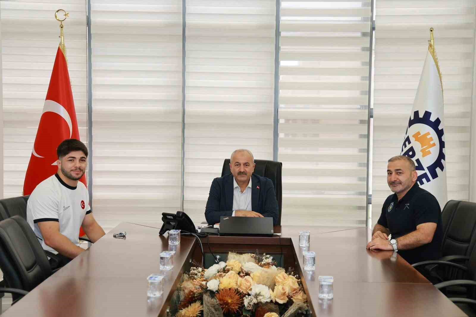 Güreşçi Alperen Tokgöz Akdeniz Oyunları’nda Türkiye’yi temsil edecek