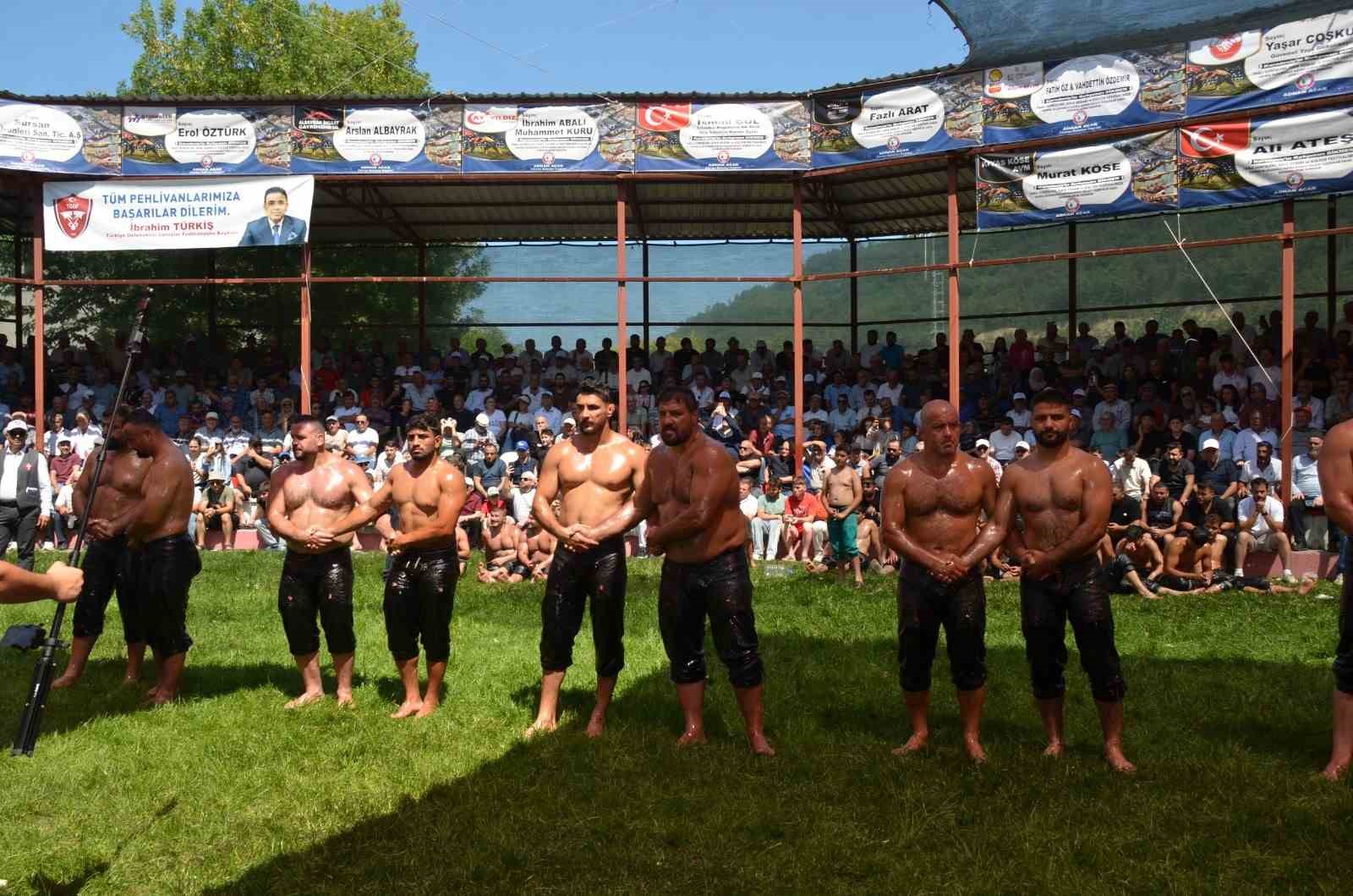 Karadeniz&rsquo;in Kırkpınarı&rsquo;nda altın kemer Mustafa Taş&rsquo;ın