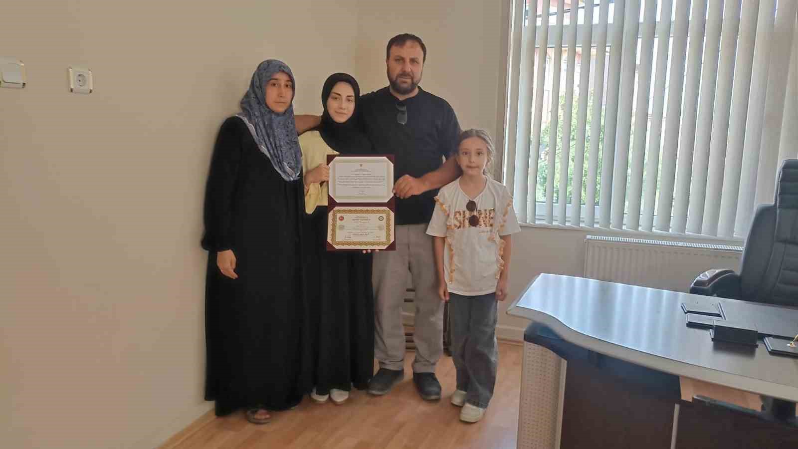 Emet&rsquo;te iki &ouml;ğrenci daha hafızlık belgesine kavuştu