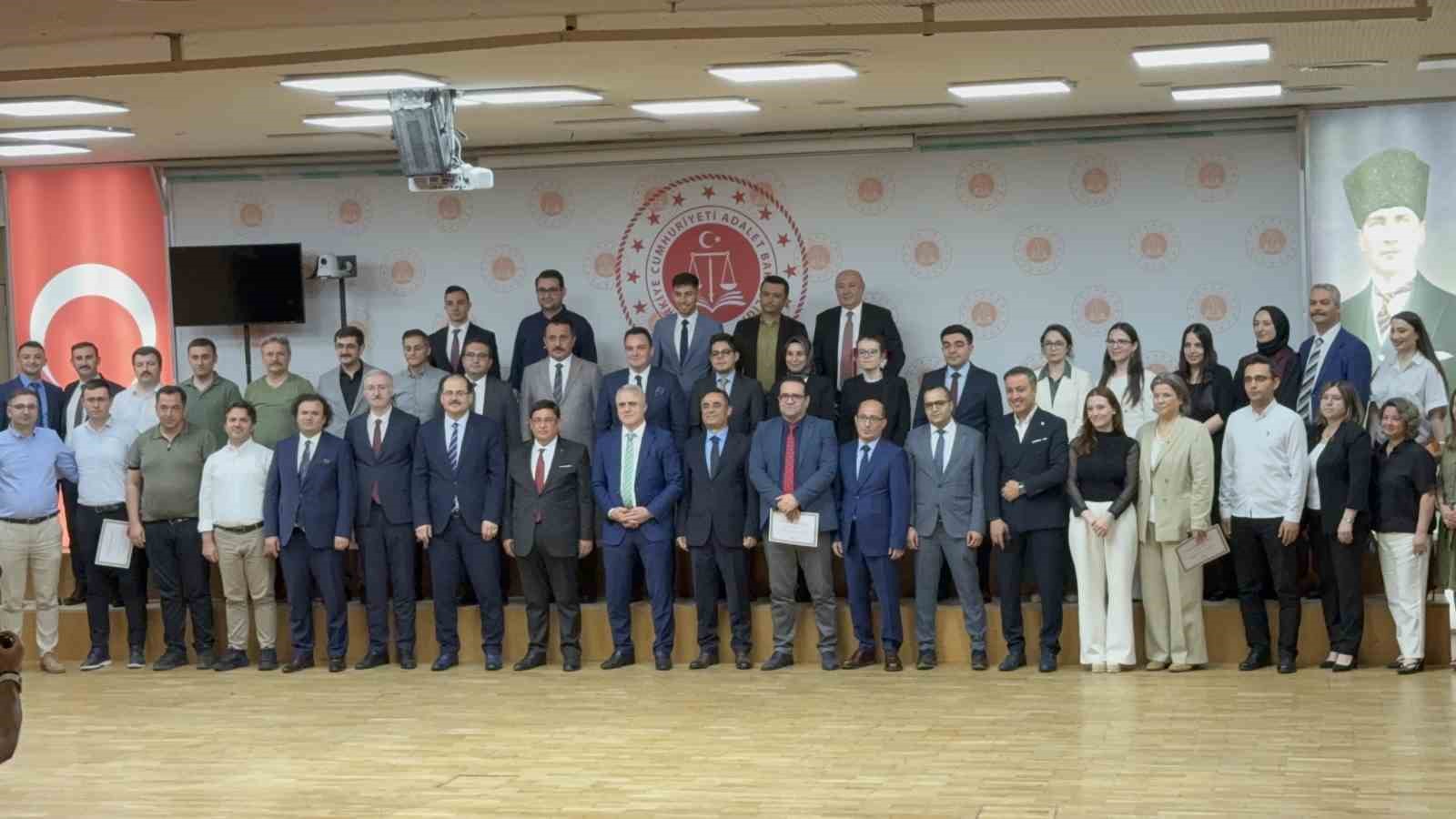 Başsavcı Kılı&ccedil; ve adliyeden ayrılan yargı mensuplarına veda t&ouml;reni