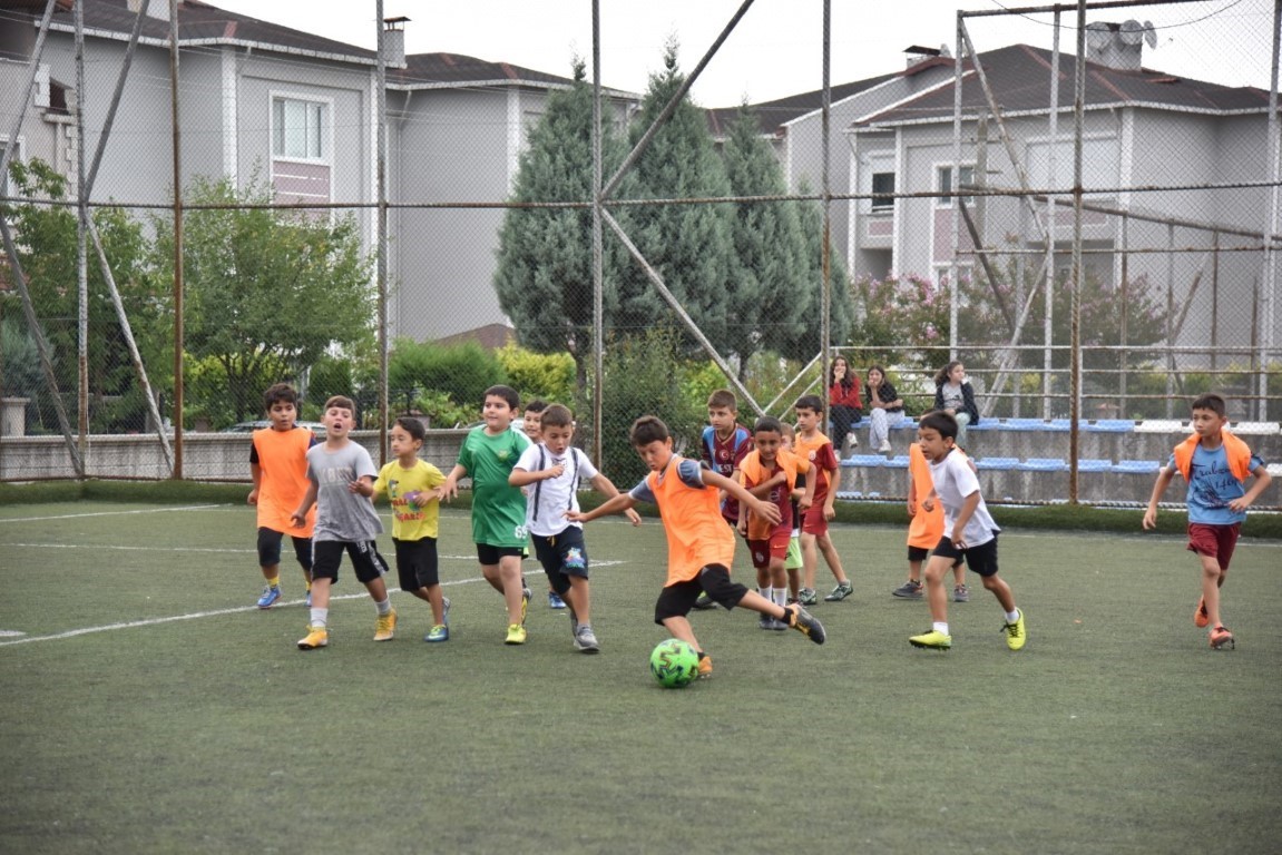 Kartepe’de yaz spor okullarında 10 branşta eğitim verilecek