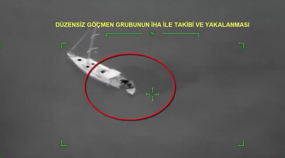 İ&ccedil;işleri Bakanlığı: "9 g&ouml;&ccedil;men ka&ccedil;ak&ccedil;ılığı organizat&ouml;r&uuml; ile 132 d&uuml;zensiz g&ouml;&ccedil;men yakalandı"